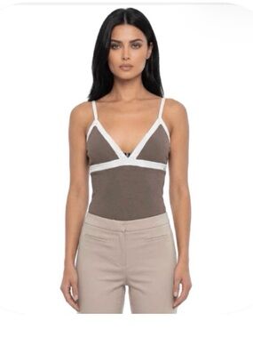 Steve Madden L brown cream bodysuit